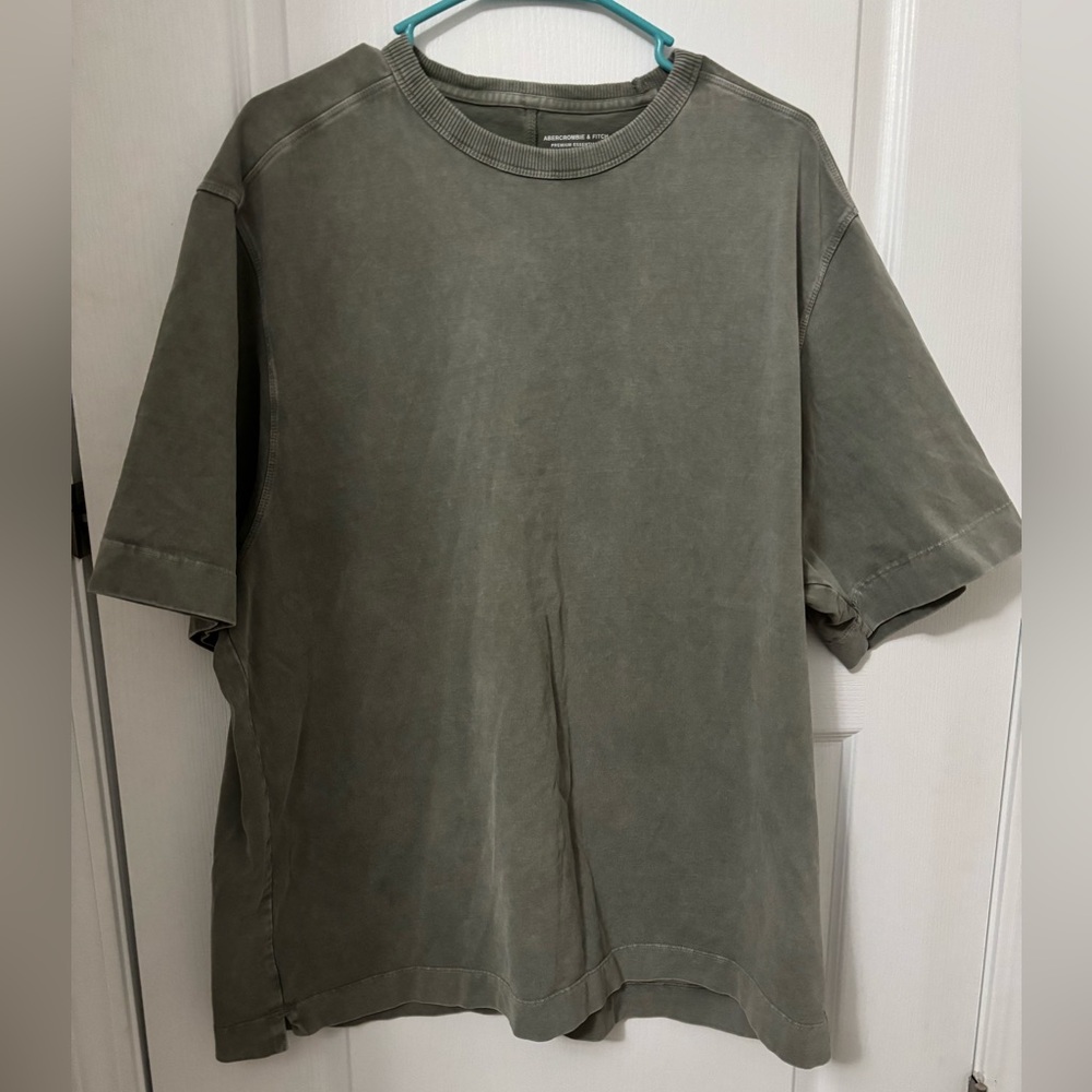 ABERCROMBIE & FITCH MEN’s PREMIUM ESSENTIALS SHIRT.